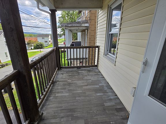 3rd image of 409 Delaware St #2