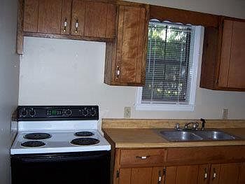4th image of 704 Ewing Blvd