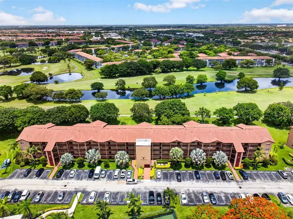 300 SW 130th Ter APT 206B, Pembroke Pines, FL 33027