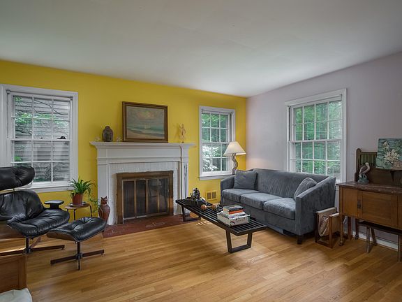 2nd image of 7023 Fairfax Dr