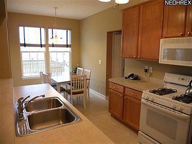 4th image of 37000 Chaddwyck Ln