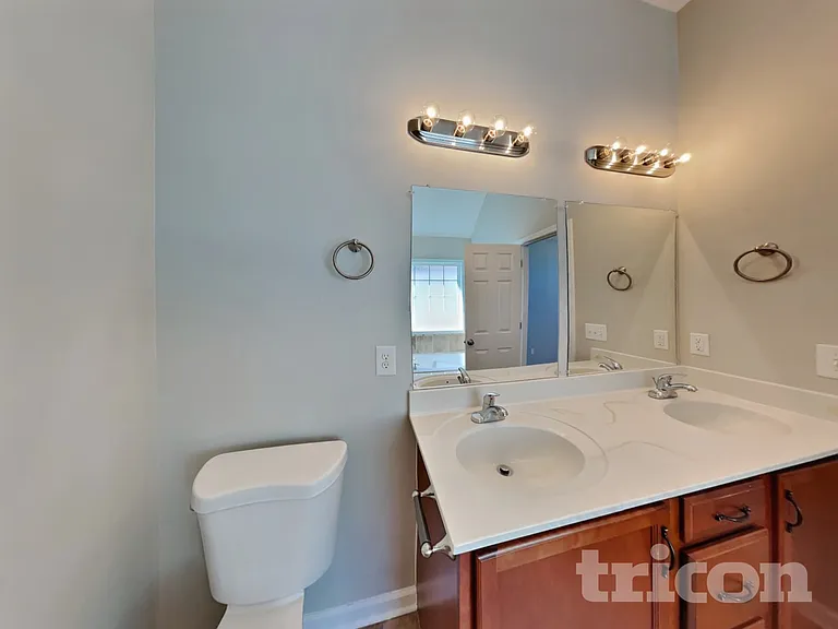 3479 Melrose Dr — Photo 9