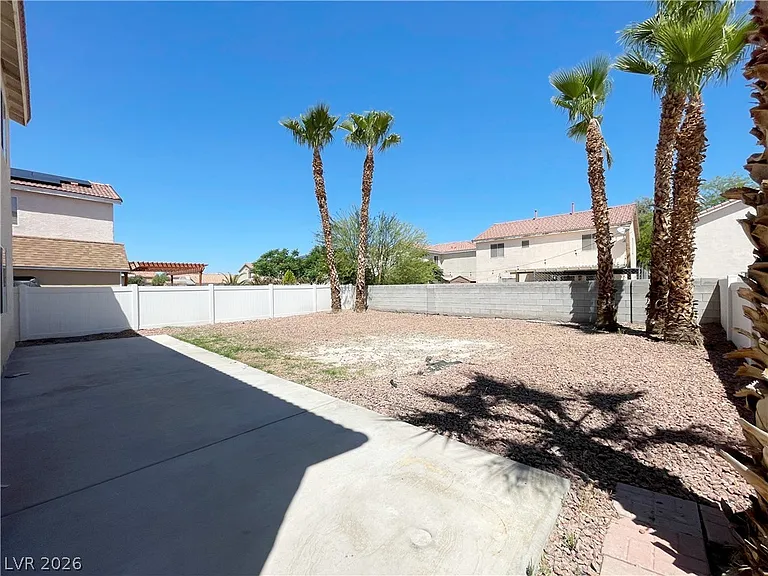 1018 Cliffbrook Hedge Ave — Photo 34