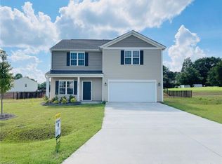 127 Acacia Ct, Lexington, NC 27295