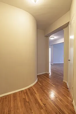 Rented by Metropolitan Equities | media 3