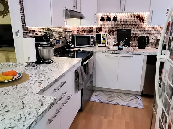 2nd image of 249 Farnham #K