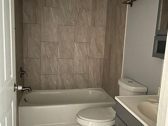 4th image of 1615 Trout Blvd