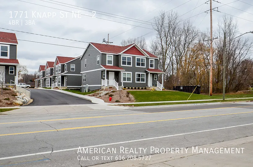 4 bed, 2.5 bath, 1698 sqft, $2,250 — Photo 1