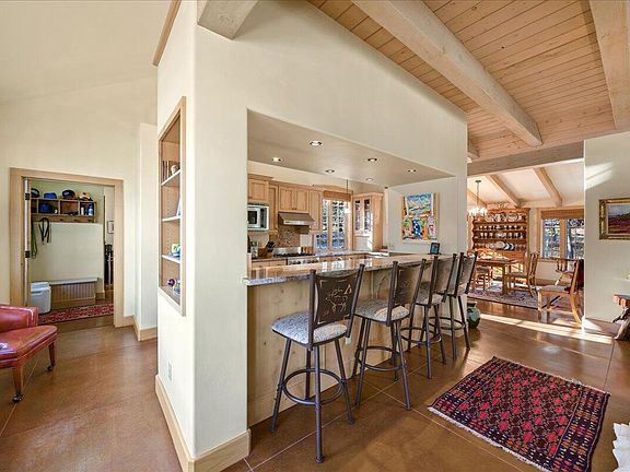 4th image of 255 Bear Cub Dr