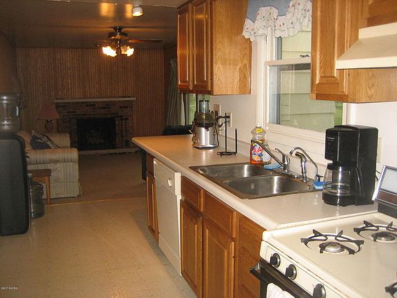 5th image of 207 Sherwood Dr