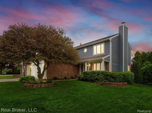 1480 Colony Dr, Rochester Hills, MI 48307