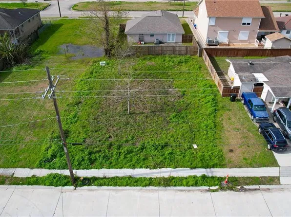 4700 Longfellow Dr, New Orleans, LA 70127
