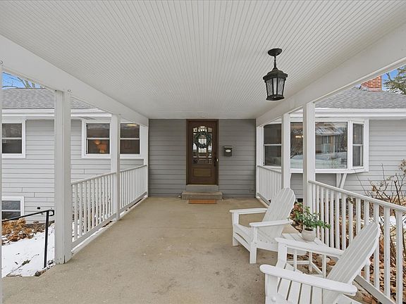 3rd image of 235 Cumnor Ave