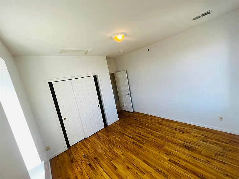 250 S Orange Ave #3 — Photo 6