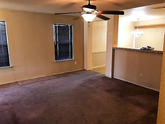 4th image of 5236 Mirror Lake Dr
