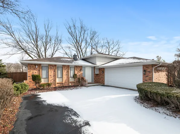 18205 Olde Farm Rd, Lansing, IL 60438