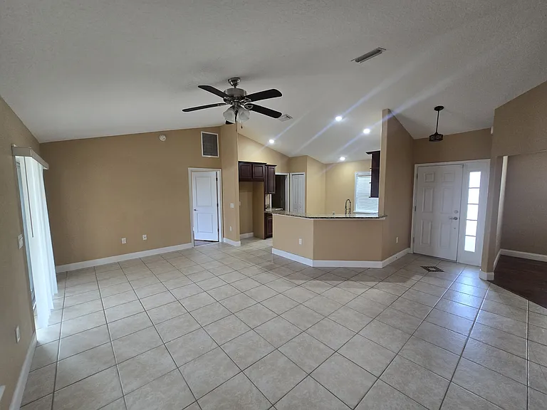 1718 Belmont Ave #1 — Photo 4