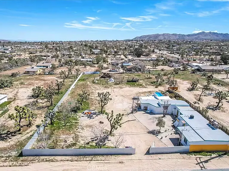 7445 Joshua View Dr — Photo 5