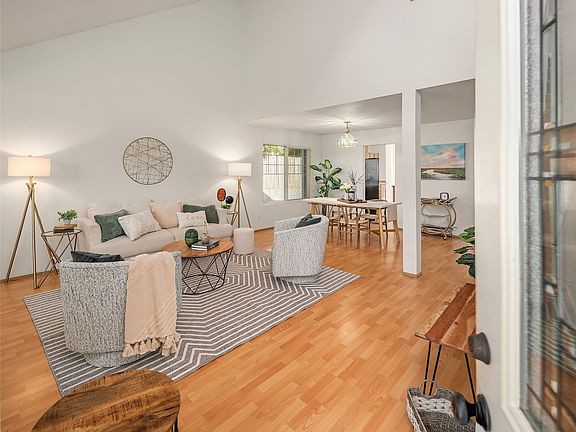 4th image of 7216 201st Street E