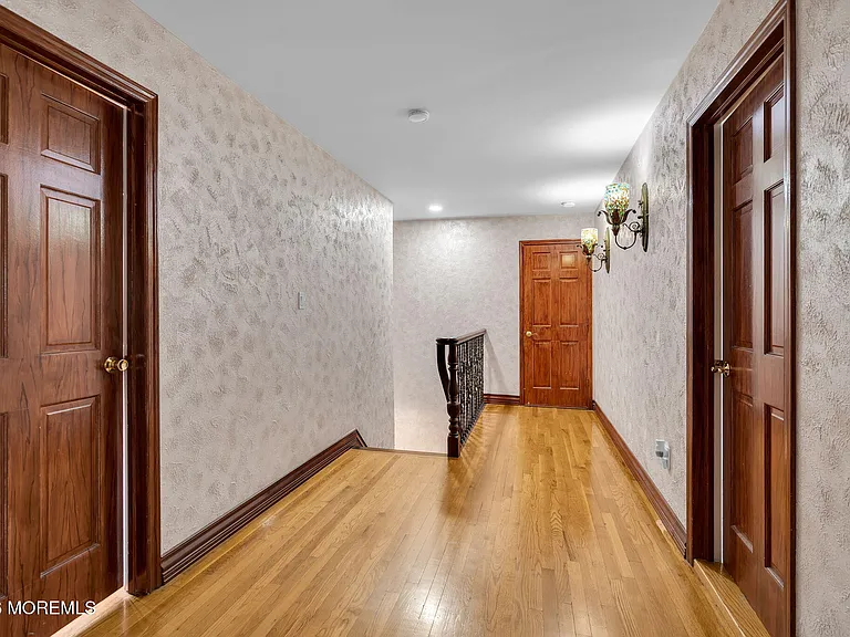 30 Scott Dr — Photo 14