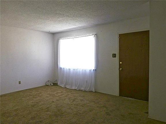 4th image of 7124 Canary Ct