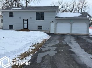 302 8th St S, Dakota City, IA 50529