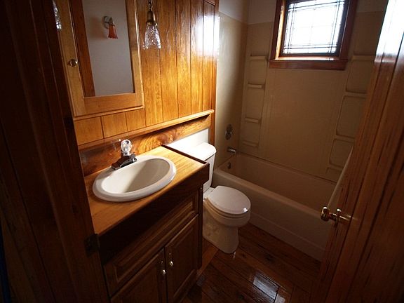 1st Floor bath 