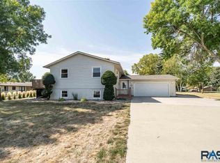 301 S Park Dr, Crooks, SD 57020