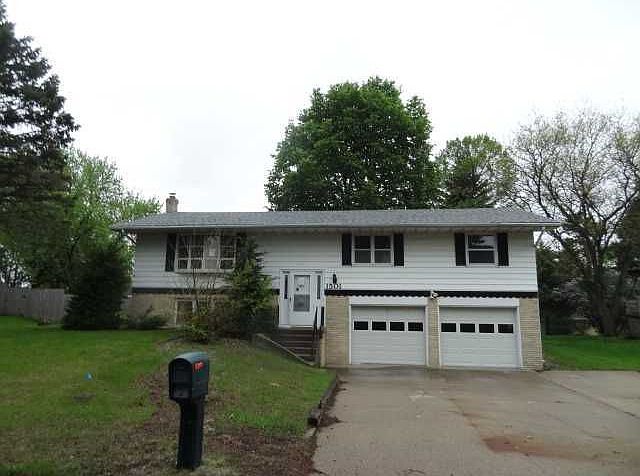 1st image of 1501 Wellington Cres