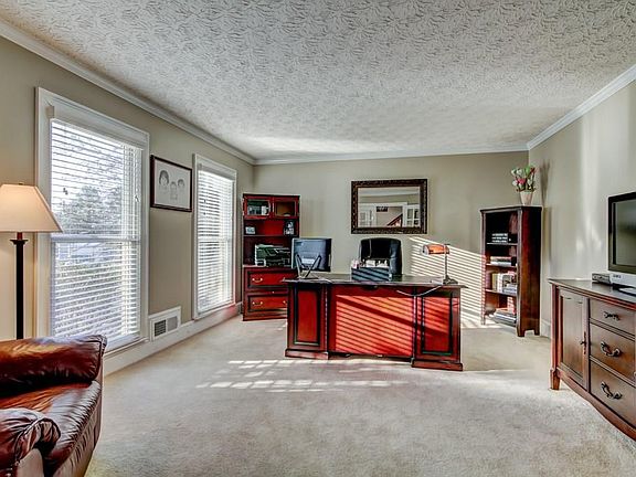 5th image of 630 Saddle Creek Cir