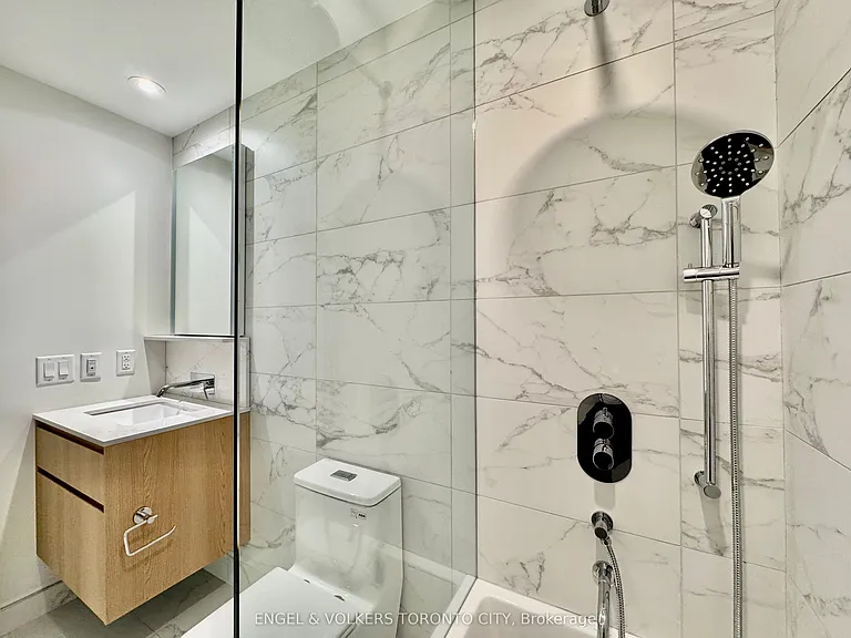 322 Dupont St #207 — Photo 14