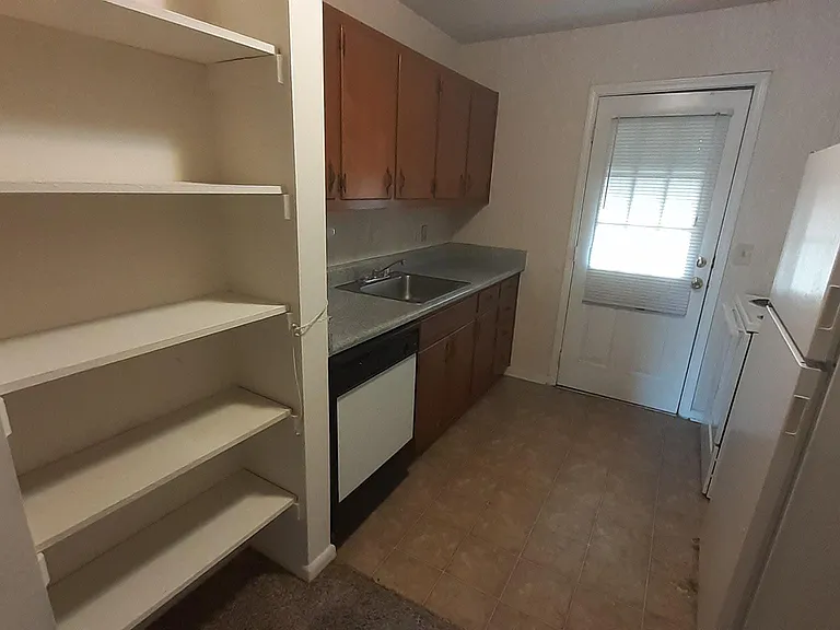 Westhampton Court — Photo 22