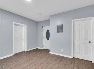 758 S 20th St, Newark, NJ 07103