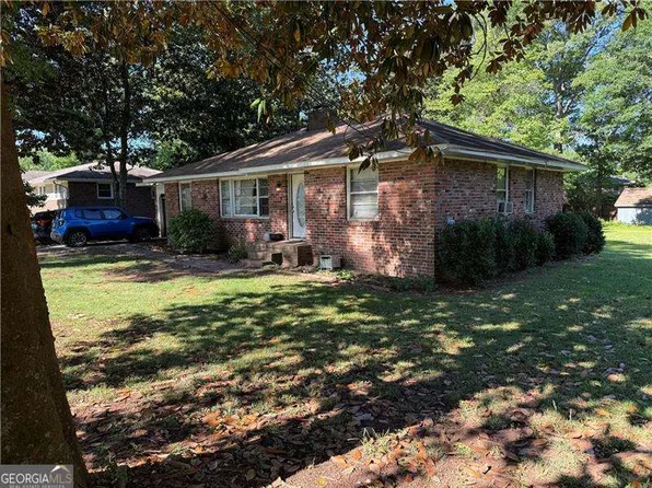 1215 Sheppard Pl, Stone Mountain, GA 30083