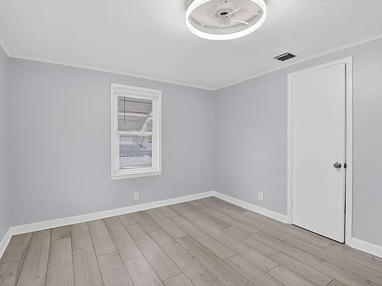 239 NW 6th Ave — Photo 19
