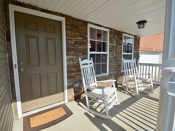 SPACIOUS FRONT PORCH