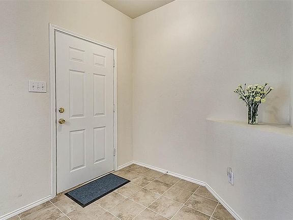 3rd image of 2816 Ector Dr