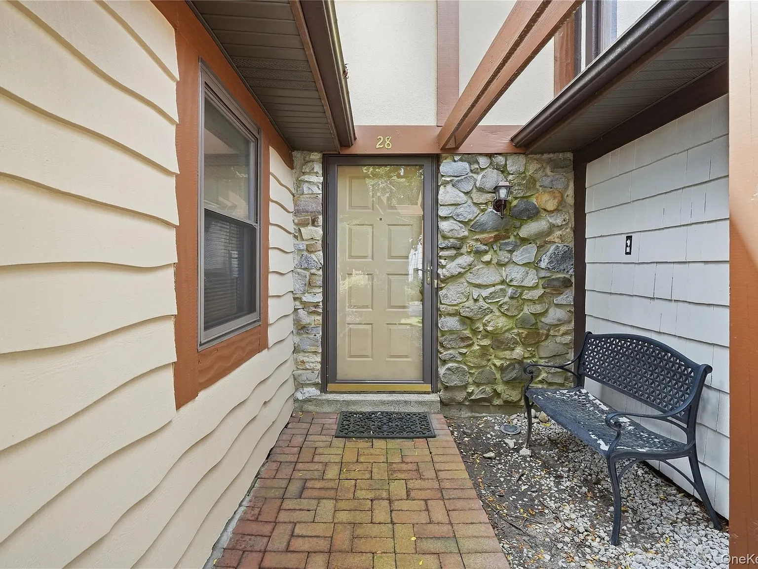 4 bed, 2.5 bath, 2009 sqft, $6,100 — Photo 4