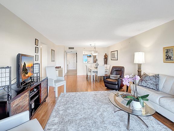 5th image of 14426 Amberly Lane #502
