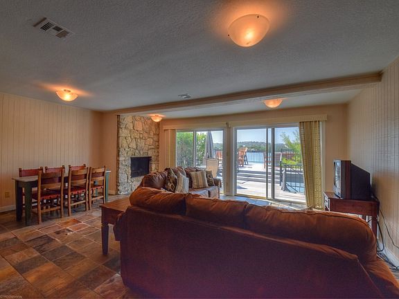 5th image of 107 Island Dr