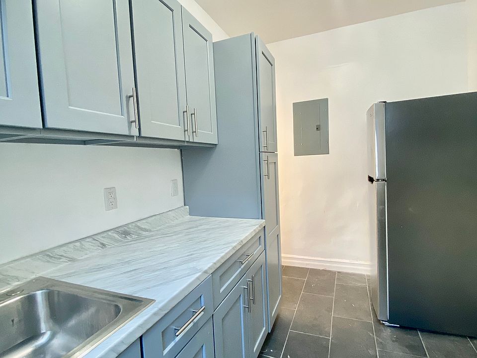 1st image of 295 Parkside Ave #3A