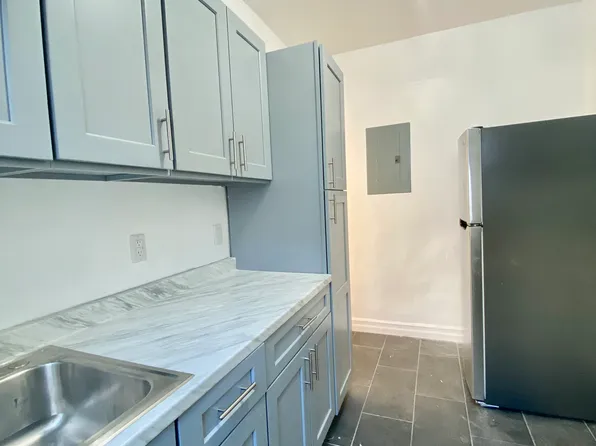 295 Parkside Avenue image 1 of 14