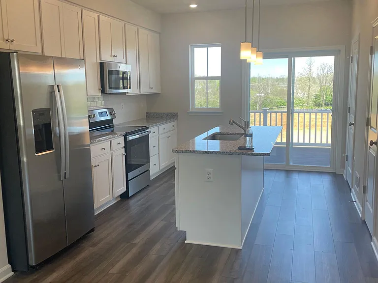 117 Swan Field Ave — Photo 3