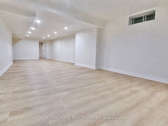 3rd image of 2 Lytton Blvd #Basement