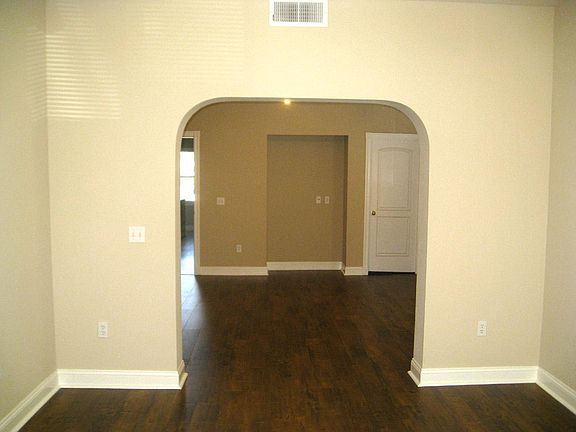 2nd image of 1221 F St APT 4