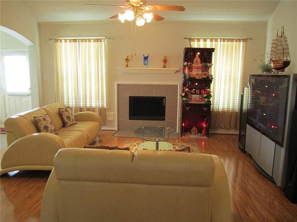 2nd image of 8318 Sonesta Point Ln