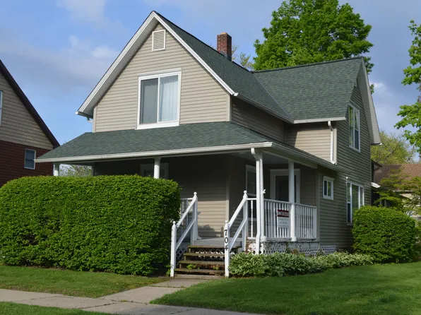 704 Kalamazoo St, South Haven, MI 49090
