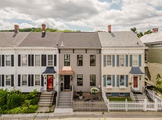 22 8th St, Hudson, NY 12534