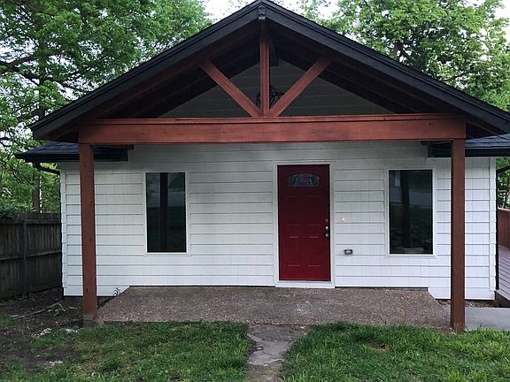 2nd image of 824 N Hall Ave