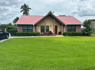813 NE 2nd St, Belle Glade, FL 33430